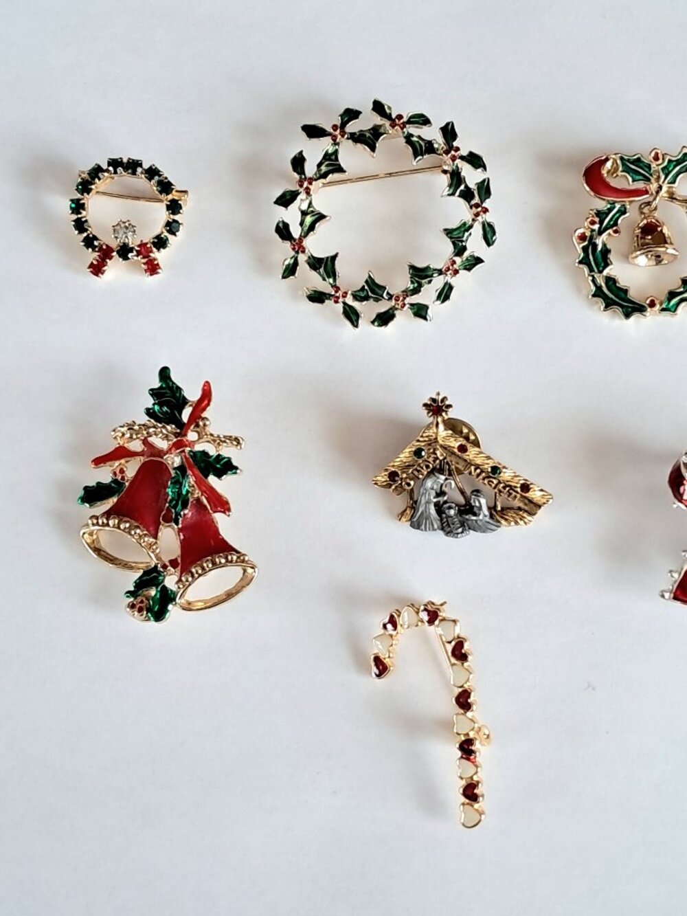 Christmas Holiday Enamel Pin Brooch Lot of 8 Wreaths Bell Rhinestone